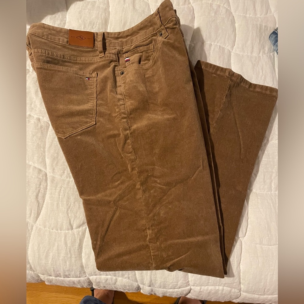 Woman’s corduroy pants size 6